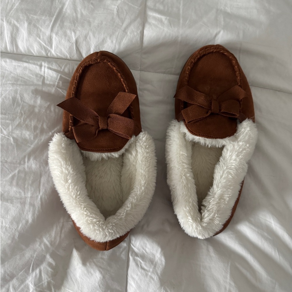 Sonoma Women’s Brown Faux Suede Slippers Bow Trim Sherpa Lined Size M 7-8